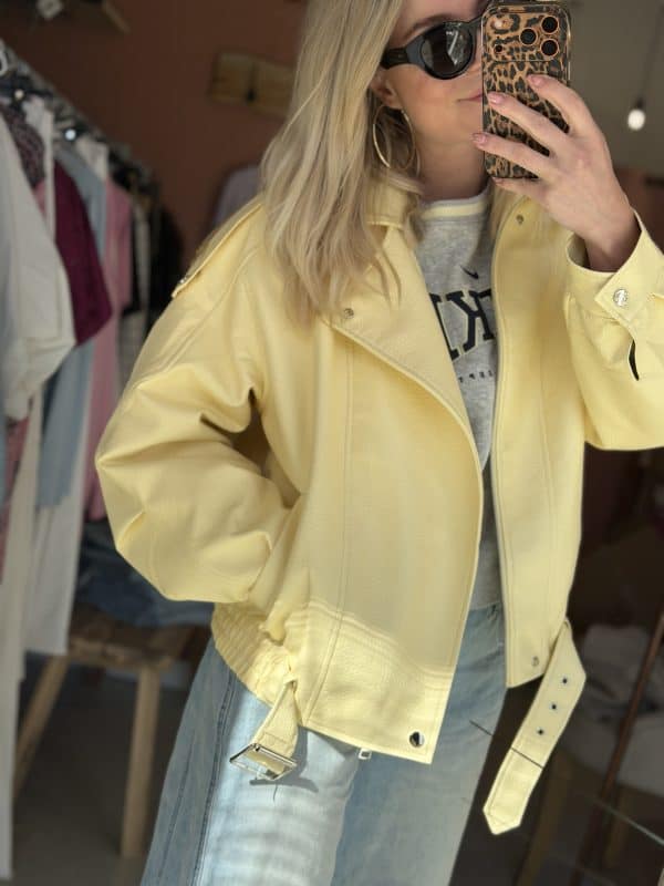Jacket butter yellow